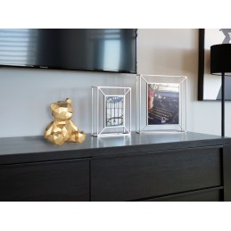 Petit ours à facettes en résine dorée, décoration moderne et tendance Petit ours à facettes en résine dorée, décoration moderne et tendance