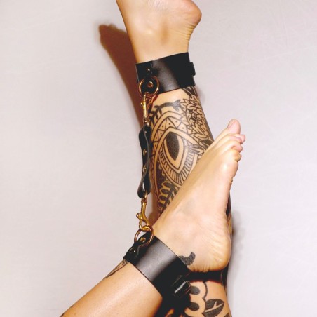 Chevilléres en cuir Collection Anneaux NOIR & GOLD  - The Sinners - BDSM Chevilléres en cuir Collection Anneaux NOIR & GOLD  - The Sinners - BDSM