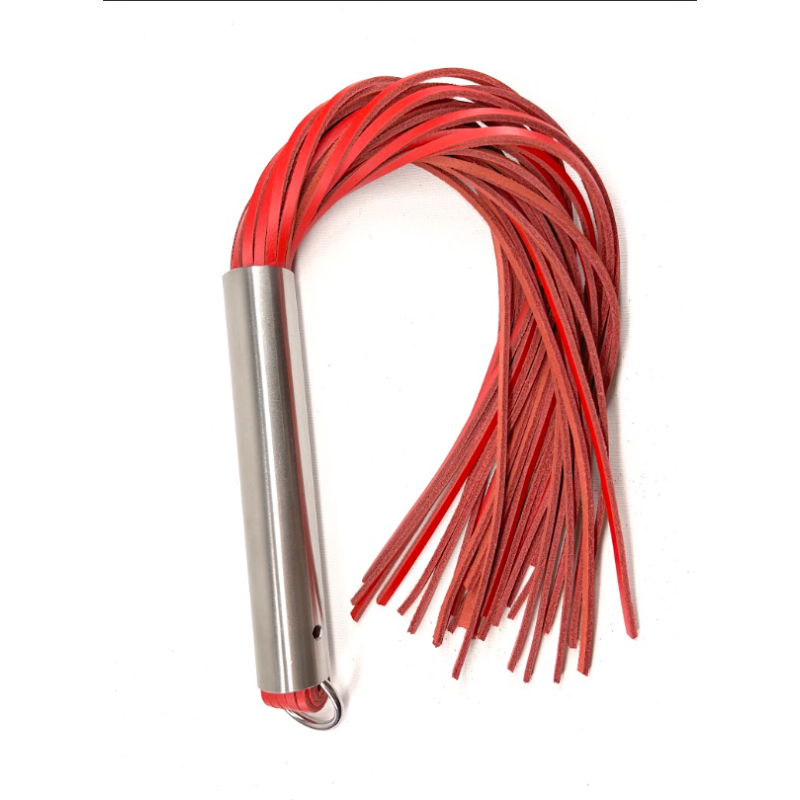 Martinet homme rouge manche métal laniéres en cuir RIGIDE  - The Sinners - BDSM Martinet homme rouge manche métal laniéres en cuir RIGIDE  - The Sinners - BDSM