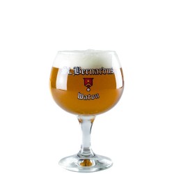 Verre Saint Bernardus 33 cl rempli de bière blonde avec mousse onctueuse